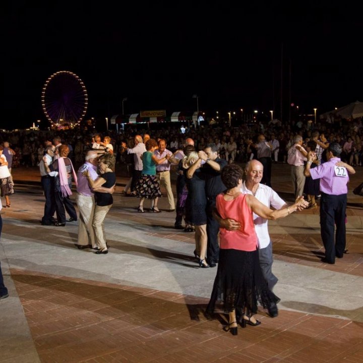 Sabato 23 luglio in tutta la Romagna è la "Notte del Liscio"