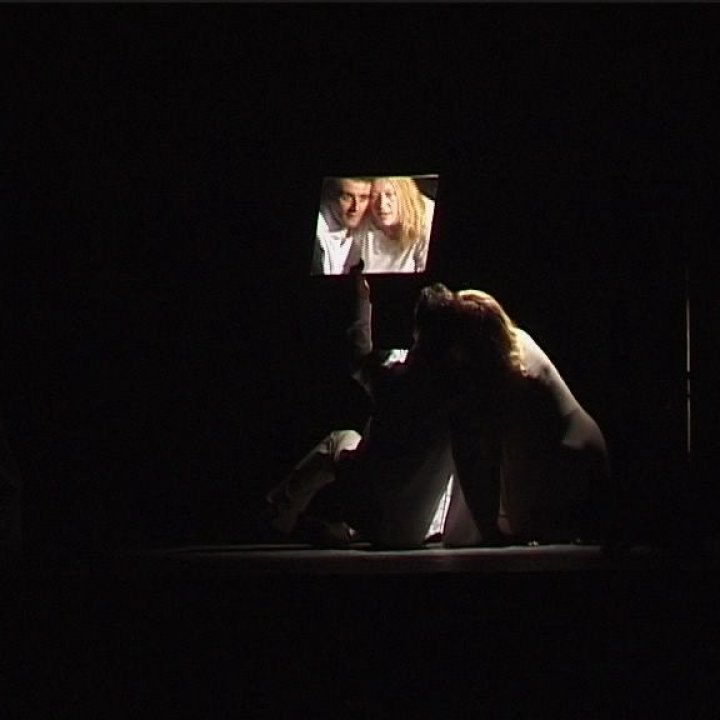 VIRGINIA, UNA STORIA DI BACI E BUGIE