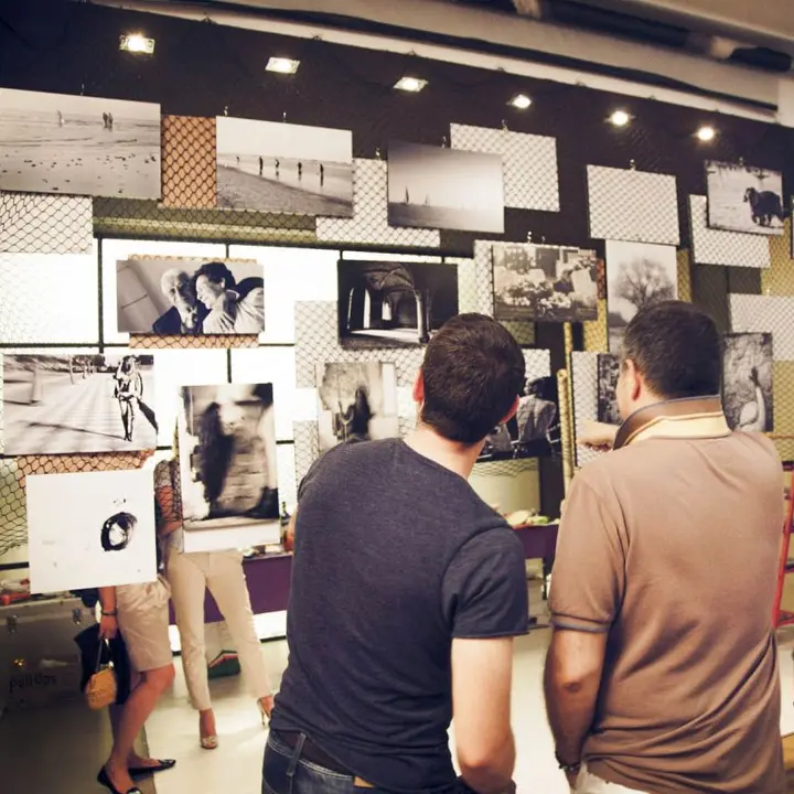 Mostra mercato di fotografia per le popolazioni terremotate Mostra mercato di fotografia per le popolazioni terremotate