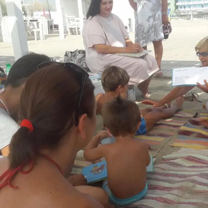 Leggimi un libro in riva al mare: letture per bambini sulla spiaggia
