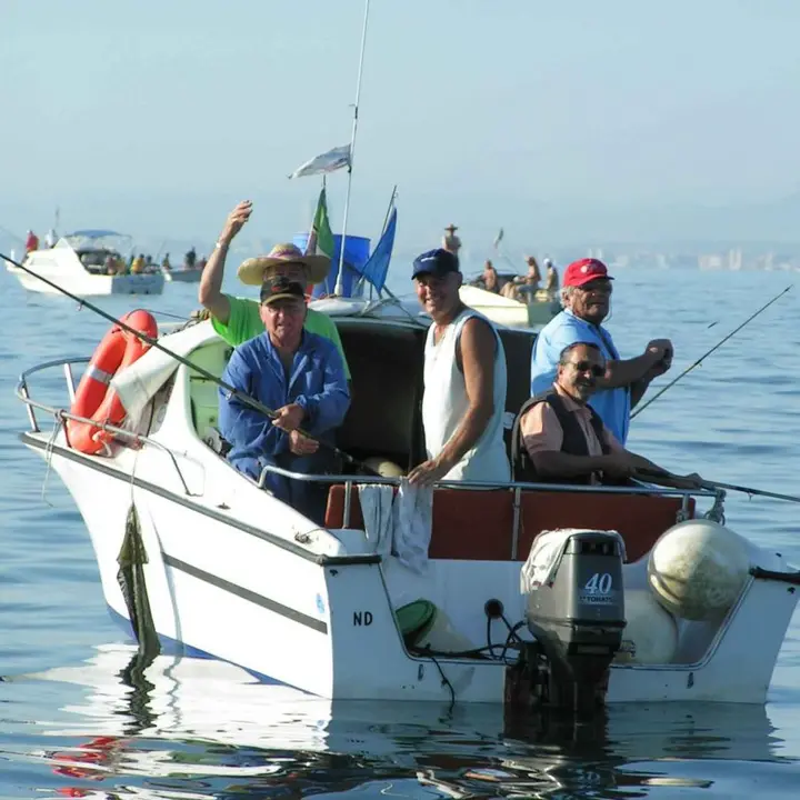 GIORNATA DI PESCA CON TURISTA A BORDO