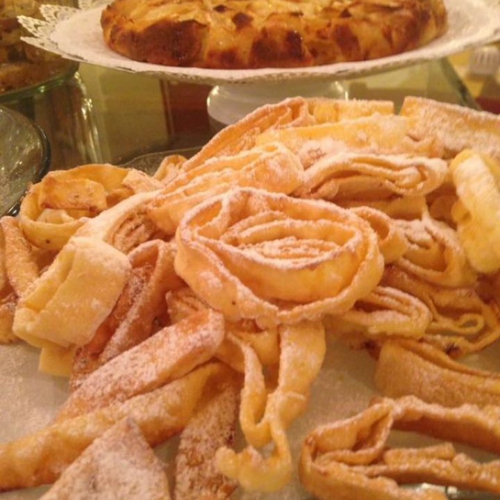 I DOLCI TIPICI DI CARNEVALE I DOLCI TIPICI DI CARNEVALE