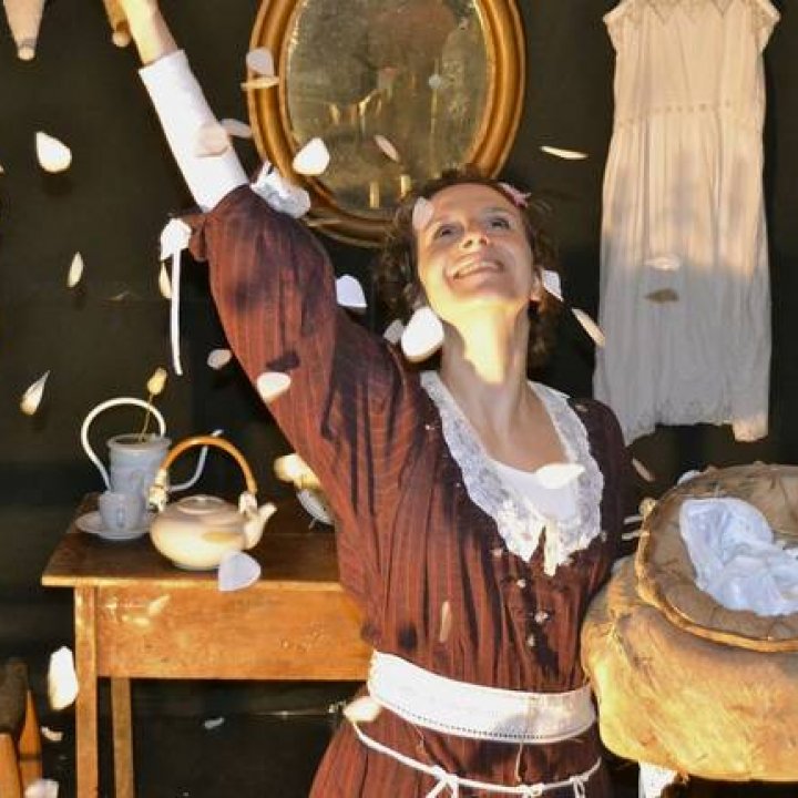 LA BELLA E LA BESTIA