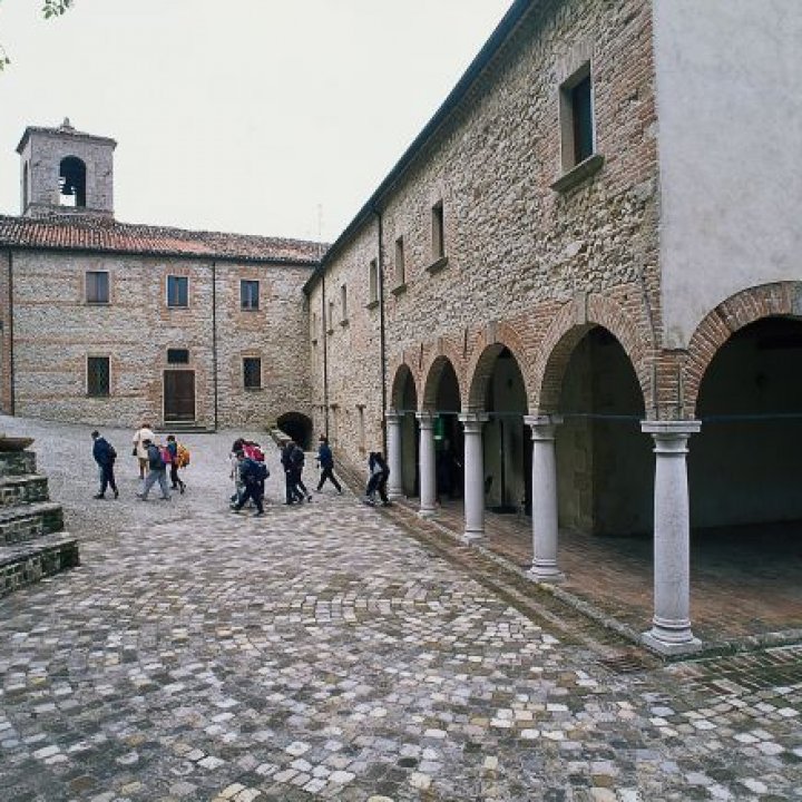 TOUR ALLA SCOPERTA DELLA VALMARECCHIA TOUR ALLA SCOPERTA DELLA VALMARECCHIA
