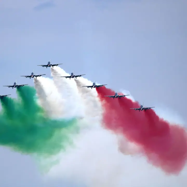 Cancellata l'esibizione delle Frecce Tricolori: "Scelta dolorosa ma di buon senso"