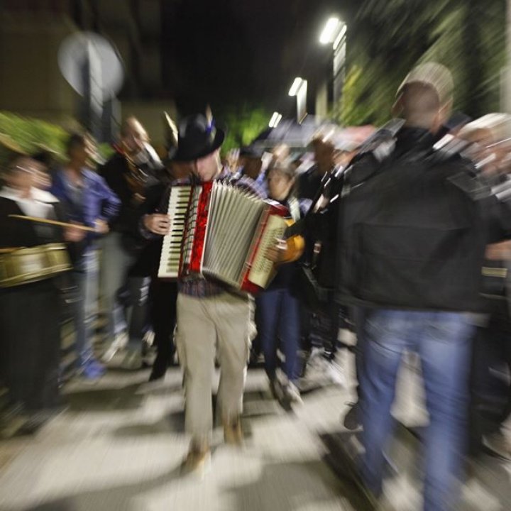 ABBASSO L'ACQUA, EVVIVA IL VINO!