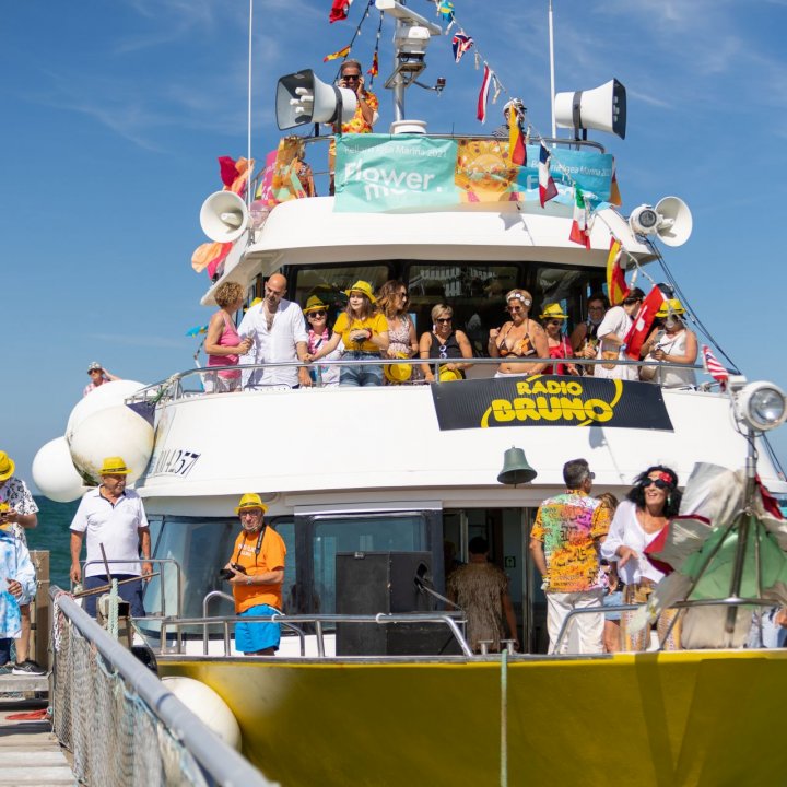 Bellaria Igea Marina:ultima imperdibile uscita della Flower Boat