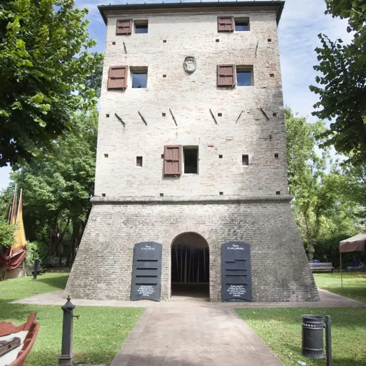 APERTURA TORRE SARACENA E MUSEO RADIO D'EPOCA