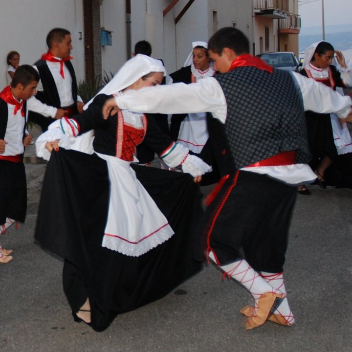 FESTIVAL INTERNAZIONALE DEL FOLKLORE 30 aprile-01 maggio 11