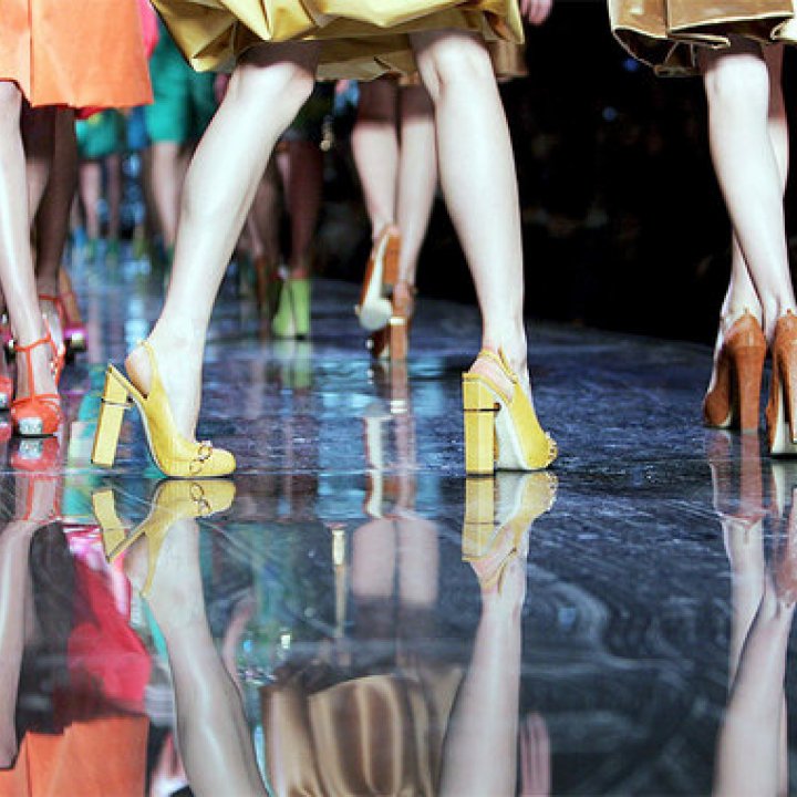 SFILATA DI MODA ALLA TORRE SARACENA 27 giugno 2011