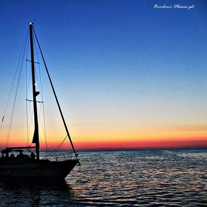 VELEGGIANDO VERSO L'ALBA VELEGGIANDO VERSO L'ALBA