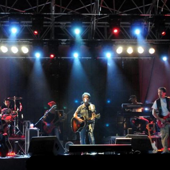 Spiaggia 101 Edoardo Bennato in concerto 16 luglio 2011